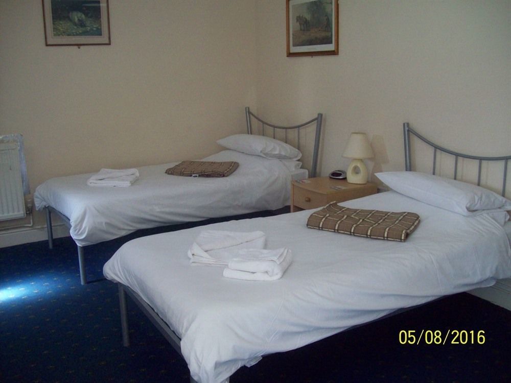 The Crown Hotel Swindon Zewnętrze zdjęcie